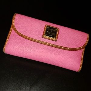 Dooney & Bourke continental wallet